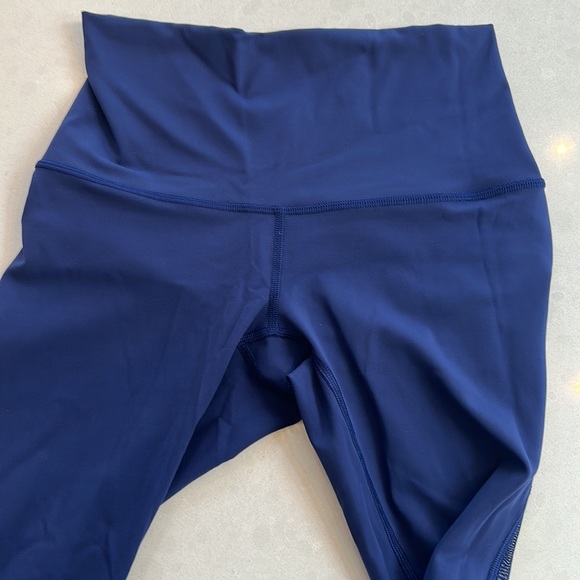 Lululemon crop legging - Picture 3 of 6